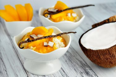Egészséges vaníliás tejberizs mangóval